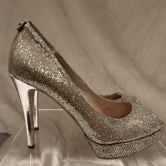 Michael kors wedge silver sparkling shoes with 4” heel size 6 1/2 - Picture 4 of 4